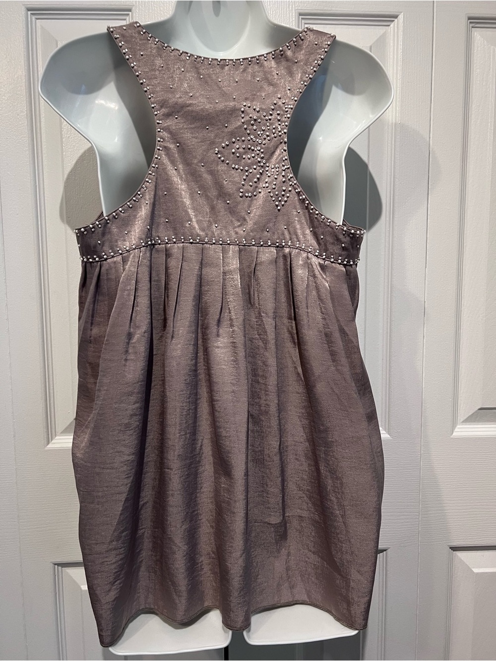 Forever 21 Taupe Sleeveless Embellished Beaded Scoop Neck Top Size M NWOT - Picture 6 of 11